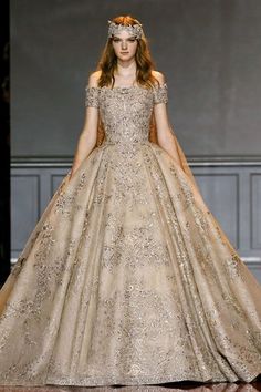 Zuhair Murad | Couture Fall 16 Indian Reception Gown, Murad Zuhair, Gold Ball Gown, Baju Kahwin, Reception Gowns, Haute Couture Wedding Dress, Dresses Gold, Reception Gown