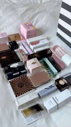 Soldejaneiro Perfume, Shopping Aesthetic, Dream Makeup, Makeup Sephora, Makeup Bag Essentials, Sephora Haul, Grooming Tips, Makeup Needs, Fancy Makeup