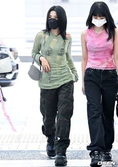 Soyeon Minnie, Artist Outfit, Closet Fashion, Airport Outfit, Kpop Outfits, Kpop Fashion