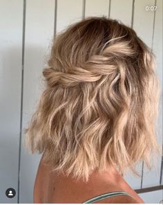 Hair Loop, Hair Half Up Half Down, Hairstyles Straight, Hair Half Up, Bridesmaid Hairstyles Half Up Half Down, Short Homecoming Hair, Bridesmaid Hair Makeup, Half Up Half Down Hairstyles, Prom Hair Down