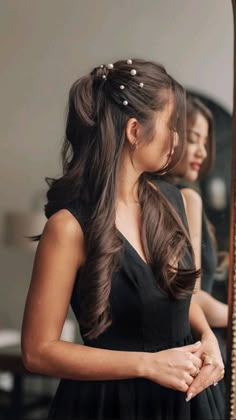 Pony Hairstyles, Front Hair, Hair Up Styles, Chic Hairstyles, Holiday Hairstyles, Hairdo For Long Hair, Easy Hairstyles For Long Hair, Hair Do