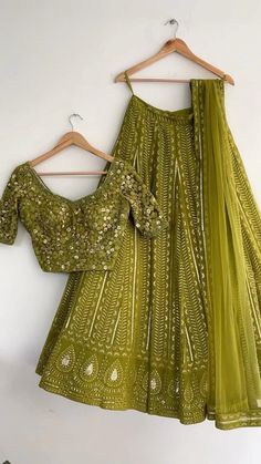 Indian Fits, Lehenga Choli Latest, Green Lehenga Choli, Lehenga Choli Designs, Lehenga Choli For Women, Choli For Women, Party Wear Lehenga Choli, Bollywood Lehenga