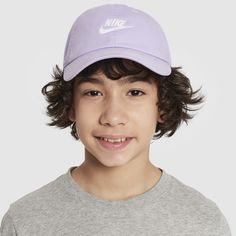 Fly under the radar in this unstructured, mid-depth Nike Club Cap. Washed for a well-worn, well-loved look, it's a lightweight, easy-to-wear curved-brim cap with a simple design that you can add to practically any look. Nike Casual Baseball Cap With Curved Bill, Casual Nike Dad Hat, Casual Purple Visor Baseball Cap, Nike Casual Hat With Curved Visor, Casual Nike Hat With Curved Visor, Casual Purple Sports Hat, Purple Casual Sports Hat, Nike Casual Cotton Baseball Cap, Casual Purple Baseball Cap With Curved Bill