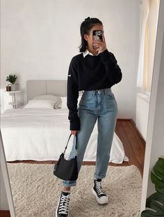 Black Mom Jeans Outfit, Mom Jeans Outfit Winter, Cute College Outfits, Jeans Outfit Winter, Look Jean, University Outfit, Mom Jeans Outfit