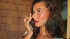 Hailey Bieber Loves Blonzing—Fall's Latest Makeup Trend Glaze Donut, Angelica Rivera, Blush Trend, Golden Summer, Latest Makeup Trends, Berry Lips, Hailey Rhode Baldwin, Hailey Rhode, Makeup Salon