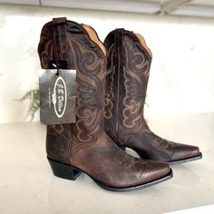 New With Tags (No Box). Jb Dillon Goat Leather Womens Boots. Snip Toe. Size 9b. Western/Boho Style. Made In Mexico. Beautiful Boots That Will Last A Lifetime! 70s Cowboy Boots, 70s Cowboy, Cottage Outdoor, Brown Cowboy Boots, Black Cowboy Boots, Southern Outfits, Boho Cowgirl, Homeward Bound, Leather Western Boots