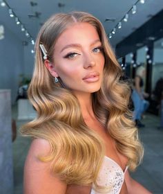 Wedding Down Hairstyles For Medium Hair, Slick Down Wedding Hair, Down Wedding Hairstyles Middle Part, Wedding Hair Fully Down, Hairstyle One Side Pinned Back, Wedding Long Hair Down, Blonde Formal Hairstyles, Loose Hollywood Waves, Fale Hollywood