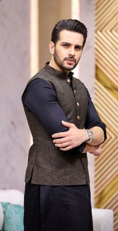 Reception Poses, Kurta Designs Men's, Mens Dress Shoes Guide, Brother Wedding, Wedding Ootd, Sherwani For Men Wedding