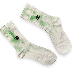 Mid-Ankle Dress style socks. Super fun and fashionable socks! This sock features a green and silver graffiti style paint splash design! See photos Good stretch, C logo Choose from 2 colors! Please from the following: Black or White Machine wash on delicate or hand wash Best when air dry Cotton/Spandex UNISEX Women Size: 5-10 USA Men Size: 5-9 Med length ankle socks Silver Graffiti, Splash Design, Style Socks, Ankle Dress, Green And Silver, Graffiti Painting, C Logo, Paint Splash, Graffiti Styles