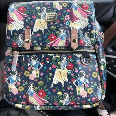 Snow White Diaper Bag Petunia Pickle Bottom, Petunias, Diaper Bag, Snow White, Bag Lady, Backpacks, Women Shopping, Blue, White