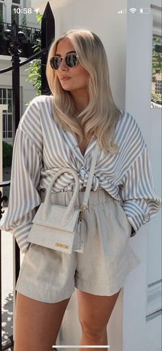 Mother’s Day Brunch Outfit, Holiday Inspo, Travel Clothes, Europe Outfits, Summer Ootd, Vacay Outfits, Italy Outfits, Beige Shorts, Looks Party