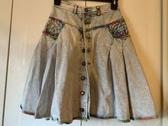 Women's 80's denim skirt  Size: 0-3 80s Denim Skirt, Vintage Denim Skirt, 80s Denim, Denim Skirt Women, Skirt Women, Jeans Rock, Inspiration Ideas, Denim Vest, Sewing Inspiration