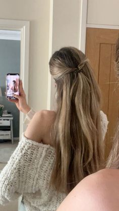 Simple Hair Half Up, Cute Hair Styles For School Long Hair, Cute School Hairstyles Half Up Half Down, Fall Hairstyles Aesthetic, Summer Hairstyles Half Up Half Down, Basic Half Up Half Down Hair, Hairstyles Inspo For School, School Hairstyles Blonde, Half Up Half Down Hair For School