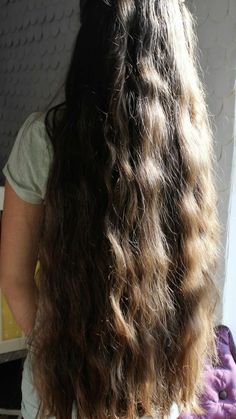 Long Curly Hair Ideas, Pakistan Girl, Curly Hair Ideas, Hair Aesthetics, Elegant Hairstyle, Mermaid Waves, Long Shiny Hair, Shayari Poetry, Hair Inspiration Long