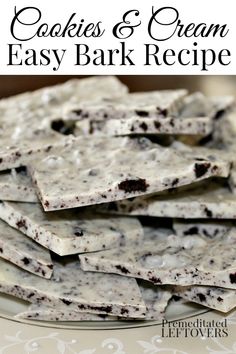 cookies and cream easy bark recipe on a plate with the title in the middle above it