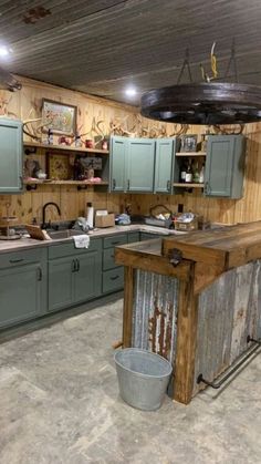 Kitchen Ideas Dark Cabinets Espresso, Dark Cabinets Light Floor, Barn Kitchen, Kitchen Ideas Dark Cabinets, Rustic Kitchen Cabinets, Kitchen Ideas Dark, Farmhouse Kitchen Remodel, Rustic Kitchen Design, Cabin Kitchens