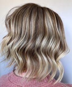 Blonde Bob With Lowlights, Bob With Lowlights, Hair With Highlights And Lowlights, Light Brown Hair With Highlights, Light Brown Balayage, Brown Bob, Platinum Blonde Highlights