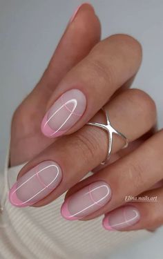 Simple Nails Round, Round Shaped Nails, Nails Round, Pink Tip Nails, Pink French Tip, Milky Nails, Pink Manicure