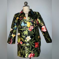 Tuckernuck Margot Top Size Small Black Green Botanical Floral 3/4 Sleeve V Neck/ Side Zipper Preloved Great Condition Fabric: See Last Photo Approximate Measurements Laying Flat Armpit To Armpit Length Accepting Bundles Make Me An Offer, I'm Ready To Make The Sale! Reasonable Offers Welcome Comes From A Non Smoking Pet Free Home Accepting Reasonable Offers Feel Free To Ask Any Questions If Interested Thanks For Visiting My Closet Follow For Everyday New Listings. Fitted Floral Print Blouse With 3/4 Sleeves, Fitted Blouse With Floral Print And 3/4 Sleeves, Black Green, Side Zipper, Bundles, Womens Tops, Feel Free, V Neck, Zipper