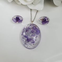 Flower Jewelry, Jewelry Sets, Necklace And Earring Set - Handmade resin oval necklace and earring jewelry set - statice (lavender) and silver flakes Oval Jewelry, Blue Cornflower, Oval Necklace, Creative Stuff, Italian Women, Wedding Party Jewelry