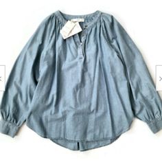 Womens Mango Mng Slightly Oversized Light Blue Denim Top Size Small. New Without Tags, Possibly Worn Once. Excellent Condition - See Pictures For Details. Blue Denim Top, Mango Blouse, Mango Tops, Light Blue Denim, Denim Top, Blouse Top, Blue Denim, Mango, Top Blouse