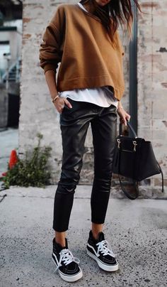 Pure Lambskin Leather Pants Winter Mode Outfits, Paris Mode, Mode Casual, Trendy Fall Outfits, Black Women Fashion, Sneakers Outfit, 가을 패션, Casual Fall Outfits, Looks Style