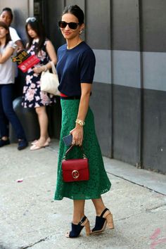 Green Skirt Outfit, Green Skirt Outfits, Wardrobe Colors, Soft Feminine Outfits, Skirt Outfit, Feminine Outfit