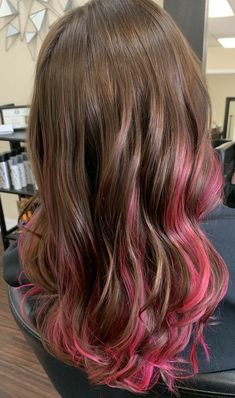 Brown Hair With Pink Highlights, Brown And Pink Hair, Pink Hair Streaks, Pink Hair Highlights, Tan Skin Blonde Hair, Pink Hair Dye, Hot Pink Hair