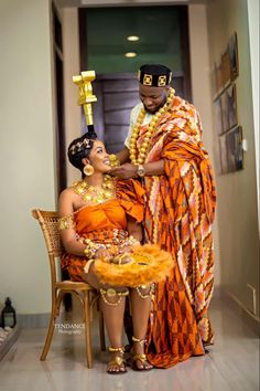 Ivorian Traditional Clothes, Kente Weaving, Blended Family Wedding, Couples African Outfits, African Traditional Wedding Dress, Kente Dress, African Bride, Traditional African Clothing, African Traditional Wedding