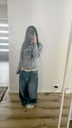 Baggy Jeans Outfit Y2k Grunge, School Outfits Y2k Grunge, Baggy Jean Outfits, Pakaian Hipster, Looks Hip Hop, Baggy Outfit Ideas, Y2k Baggy Jeans, Outfits Baggy, Baggy Style