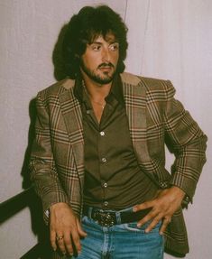 70s Fashion Men, 70s Men, Silky Shirt, 70s Outfits, Red Carpet Outfits, Scottsdale Arizona, Sylvester Stallone, Cool Graphic Tees, All Black Outfit