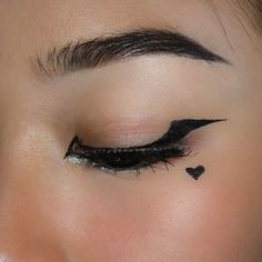 winged eyeliner for asian eyes, fox eyeliner, brown eyes, eye makeup ideas, makeup looks, egirl eye makeup, asian baddie, eye brows, eyebrows, asian eyebrows, brown eyebrows, lashes eyelashes, winged eyeliner for hooded eyes, black eyeliner, winged eyeliner for eyes with epicanthic fold, creative asian eye makeup, glittery under eye sparkly duochrome liquid eyeshadow, winged fox eyeliner tutorial for hooded eyes Fox Eyeliner For Hooded Eyes, Half Winged Eyeliner, Makeup Looks Egirl, Fox Eyeliner Tutorial, Epicanthic Fold Makeup, Eyeliner For Asian Eyes, Egirl Eye Makeup, Eyebrows Asian, Batwing Eyeliner