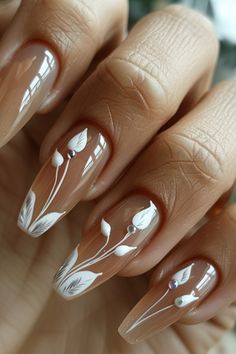 White Nail Designs 2024 Hard Gel Nails, Natural Nail Art, Funky Nail Art, Stunning Nail Designs, May Nails, Sassy Nails, Nail Art Trends, Fancy Nails Designs, White Nail Designs