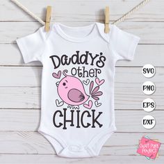 Newborn Svg Files Free, Diy Baby Girl Onesie Ideas, Baby Onsie Designs, Girl Onesie Ideas, Cute Baby Onesies Sayings, Onsies Ideas Girl