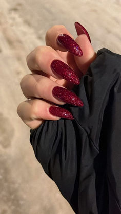 Trendy Nails Designs Red Sparkle Nails, Grad Nails, Red Nails Glitter, Dark Red Nails, Boho Nails, Red Acrylic Nails, Sparkle Nails, Sparkly Nails, Xmas Nails