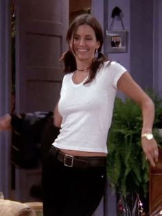 Courtney Cox 90s, Dramatic Classic Kibbe, Classic Kibbe, Rachel Green Outfits, 00s Style, Courtney Cox, 90s Inspired Outfits