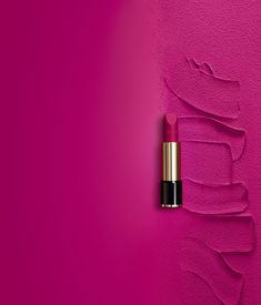 Kosmetyki Mary Kay, Makeup Backgrounds, Makeup Illustration, Makeup Wallpapers, Makeup Artist Logo, Cosmetics Photography, Makeup Rooms, Pink Wall, Makeup Photography