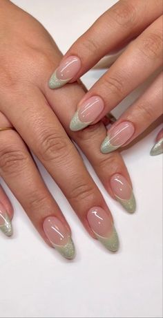 Bridesmaid Acrylic Nail Ideas, Winter Formal Acrylic Nails, Light Green Christmas Nails, Pearl Green Nails, Green Wedding Nails For Bride, Nails That Go With Green Dress, Nails With Green Dress, Green Pearl Nails, Nails For Green Dress