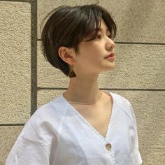 Lee Joo Young Short Hair, Gender Neutral Short Haircut, Colour Hair Ideas Short, Boycut For Girls Hairstyles, Boycut For Women, Short Hair Colour, Bangs For Short Hair, Streaks Hair