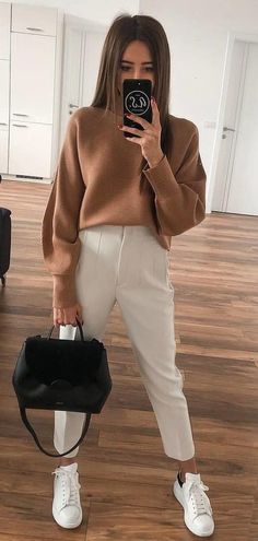 Casual Modern Work Outfits, Simple Business Casual Outfits With Sneakers, Banking Work Outfits, Timeless Mom Outfits, Hipster Work Outfits Women, European Fall Fashion Street Style, Neutral Style Outfits, Trendy Business Outfits For Women, Classy Fall Outfits 2023