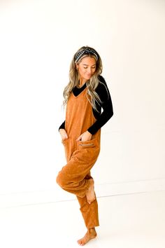 This jumpsuit is SO quality and comfy! It's so easy to throw on with a pair of sneakers or our breckenridge boots Model is 5'4 wearing a size small Runs more oversized Jumpsuit With Turtleneck, Comfy Thanksgiving Outfit, Fall Jumpsuit Outfit, Jumpsuit Outfit Fall, Fall Jumpsuit, Thanksgiving Fits, Jumpsuit Fall, Thanksgiving Outfits, Boho Clothes