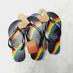 New Pattern: Rainbow Closure: Slip On Color: Black Heel Height: Flat (Under 1 In) Brand: Havaianas Department: Women Type: Sandal Style: Flip Flop Features: Comfort Upper Material: Rubber Season: Summer Fun Black Sandals For Vacation, Fun Black Flip Flops For Vacation, Fun Black Flip Flops For Summer, Fun Black Flip Flops For Beach, Pretty Flip Flops, Casual Multicolor Flat-heeled Flip Flops, Glitter Flip Flops, Tropical Multicolor Flat Flip Flops, Casual Multicolor Slip-on Flip Flops