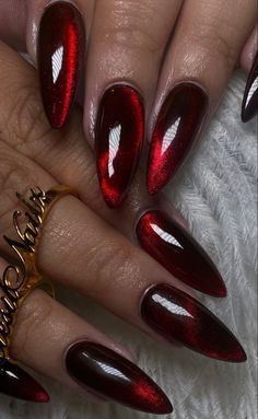 Glam Up Your New Year: Trendsetting Nail Designs Vampy Nails, Fall Nail Art Ideas, Red Chrome Nails, Vampire Nails, Dark Red Nails, Witchy Nails, Velvet Nails, Cute Simple Nails, Goth Nails