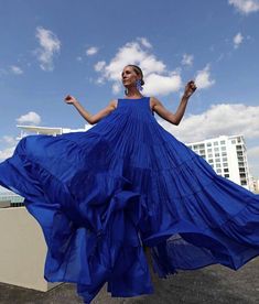 Windy Skirts, Quoi Porter, Fashion Sites, Elegant Dresses For Women, Blue Outfit, Blue Skies