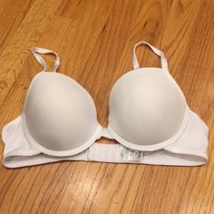 Women’s White Bra Nwot Size 36b Classic Fitted Bra For Spring, Classic Fitted Spring Bra, White Bra, White Bras, Women's Intimates, Full Service, Color White, Fast Delivery, Bra