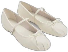 White Bow Ballet Flats With Round Toe, White Flats With Bow And Round Toe, Formal White Ballet Flats With Removable Insole, Spring Ballet Dance Shoes With Closed Toe, White Ballet Flats With Removable Insole, White Low Heel Ballet Flats For Summer, White Closed Toe Spring Dance Shoes, Classic White Ballet Flats With Low Heel, Classic White Low Heel Ballet Flats