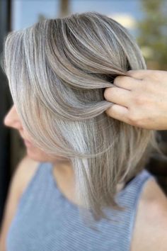 Gray Hair Highlight Transformation - Mirella Manelli Education Grey Hair Over 50, Grey Blonde Hair, Grey Hair Transformation, Grey Hair Inspiration, Transition To Gray Hair