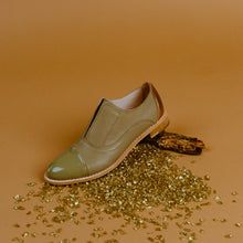 Green Flats Shoes, Women's Oxford Shoes, Metallic Gold Heels, Neutral Green, Green Flats, Flat Shoe, Oxford Flats, Almond Shaped, Matcha Green