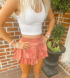 Skirt Tank Top Outfit, Ruffle Skort, Cheetah Design, Ruffle Skirts, Go To The Gym, Preppy Fall, Tank Top Outfits, Trendy Summer Outfits, Sleeveless Crop Top