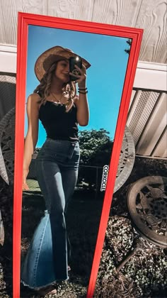 Country Style Women Outfits, Country Aesthetic Outfit, Western Pants, Western Girl Outfits, Cute Cowgirl Outfits, Casual Country Outfits, Country Fits, Country Clothes